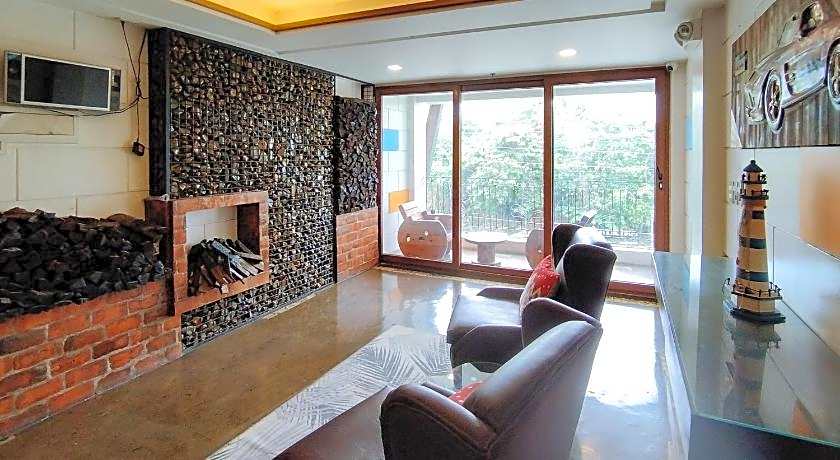 Estancia Roadside Inn by RedDoorz