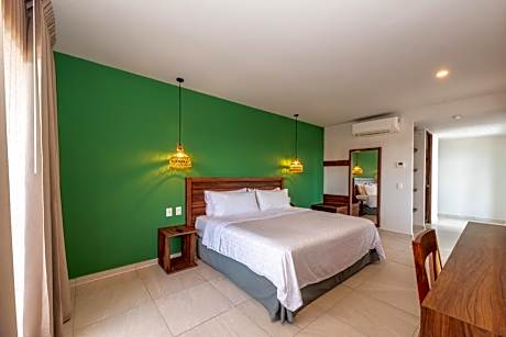 King Suite with Outdoor Private Pool