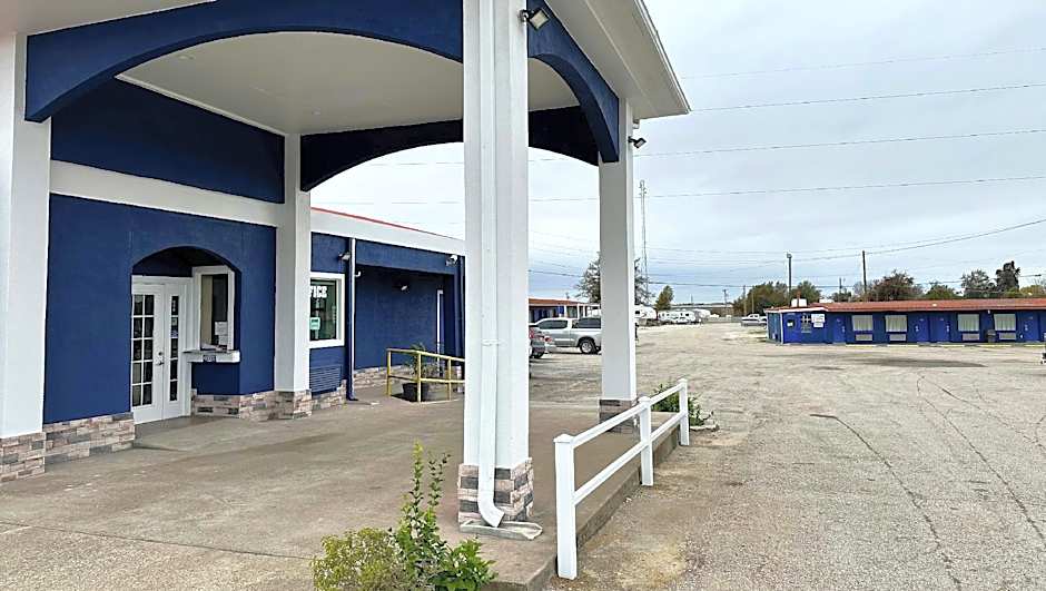 Apollo Lodge and RV Park
