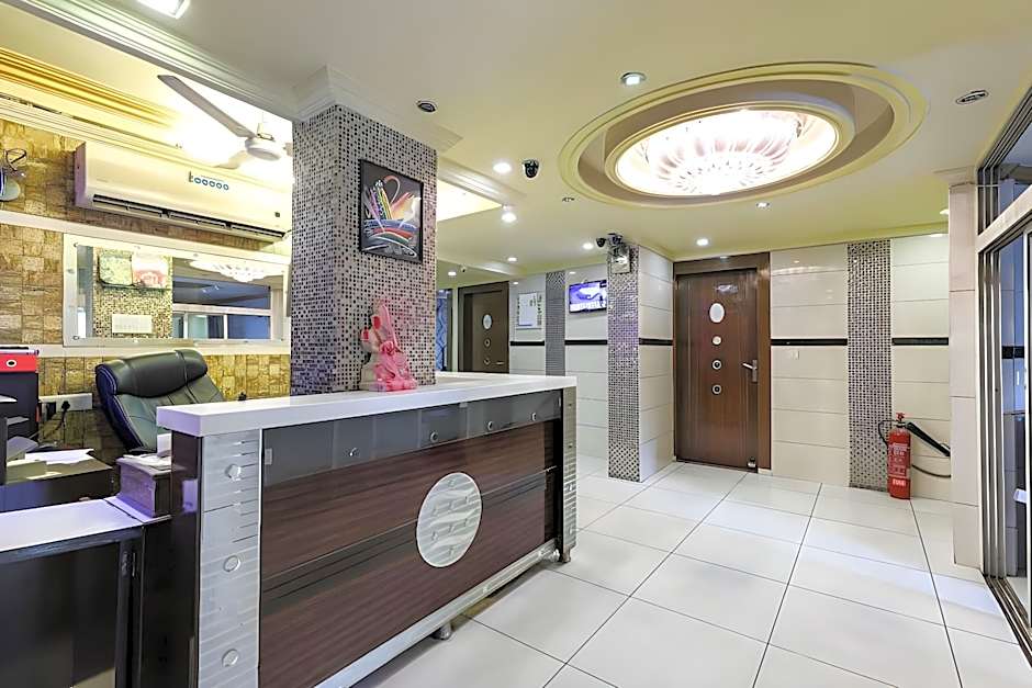 Hotel O Kanchan Palace