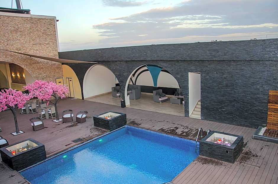 Best Western Plus Meridian Hotel