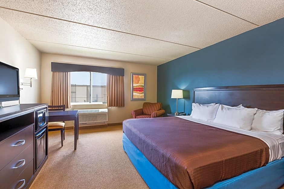 AmericInn by Wyndham Monmouth