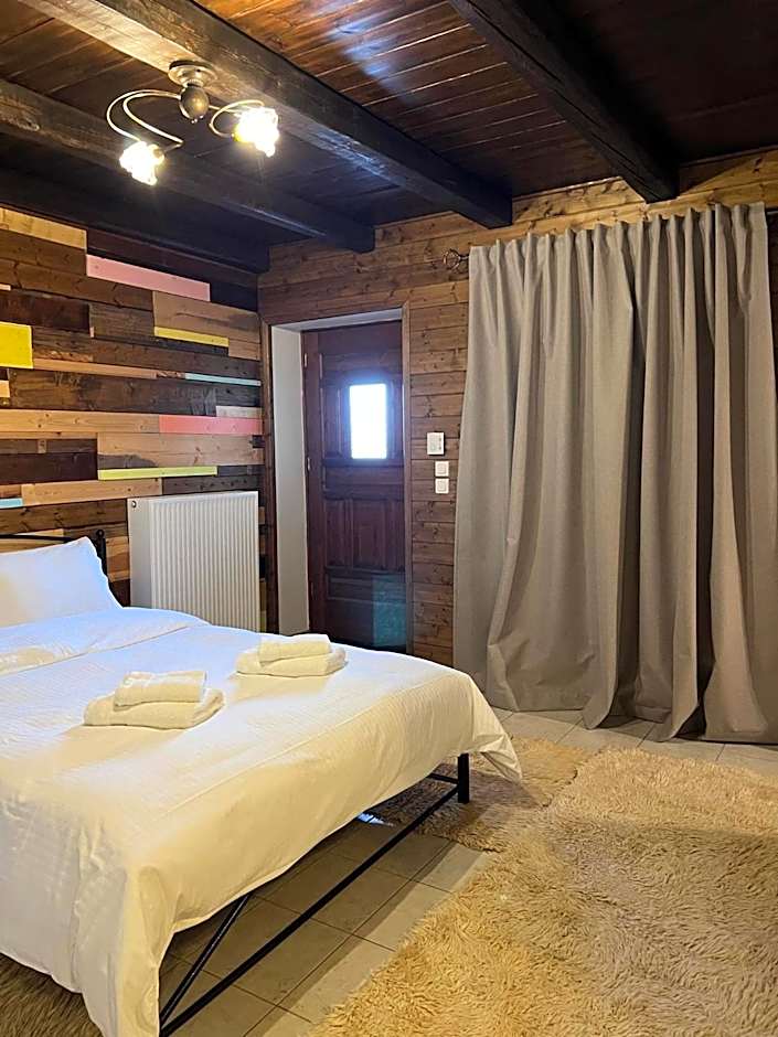 Ikojenia Traditional Lodge