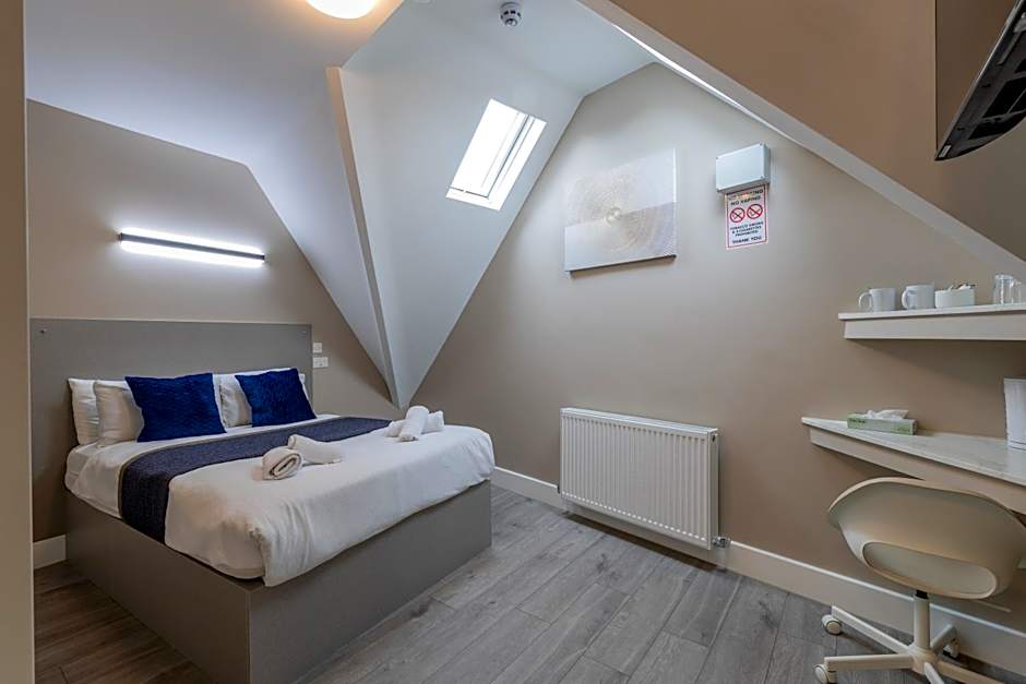 OYO Paragraph Palmers Green - Tottenham Stadium