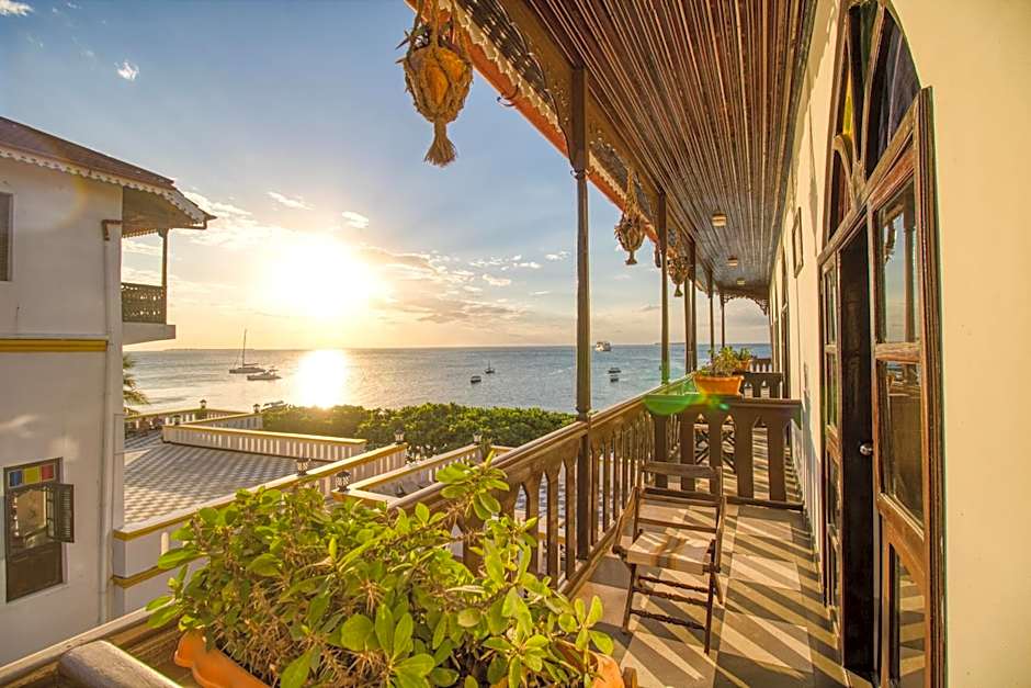 Tembo House Hotel
