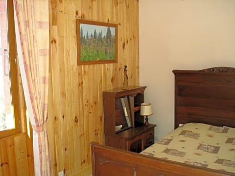 Double Room with Shared Bathroom