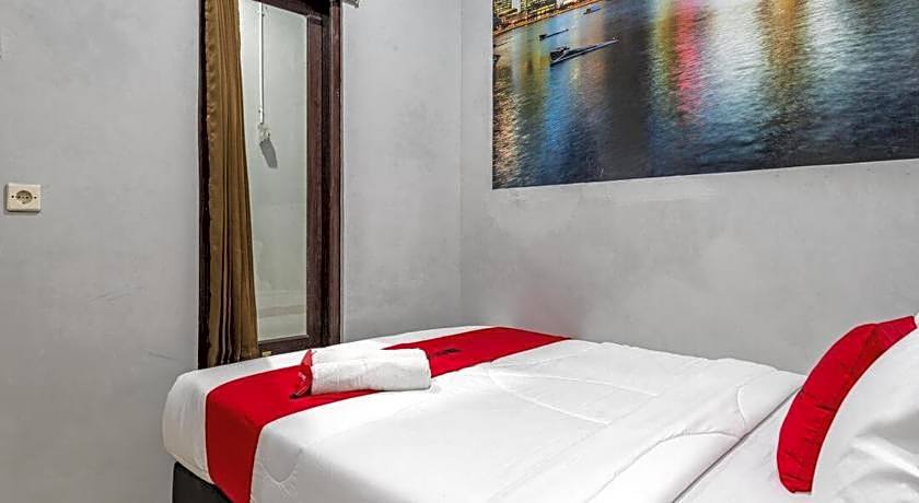 RedDoorz @ Jemursari Surabaya 2