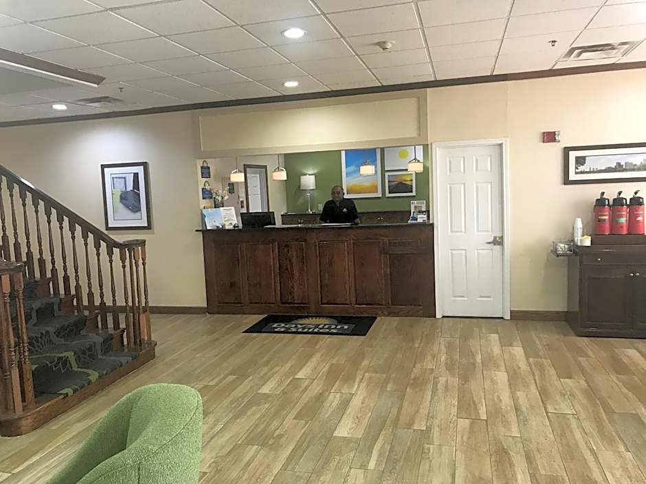 Days Inn & Suites by Wyndham Tucker/Northlake