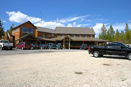 Sugar Loaf Lodge & Cabins