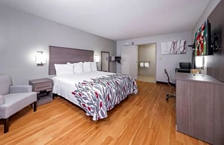Deluxe King Room - Disability Access/Roll-In Shower Smoke Free