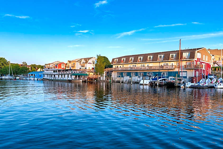 Old Harbor Inn