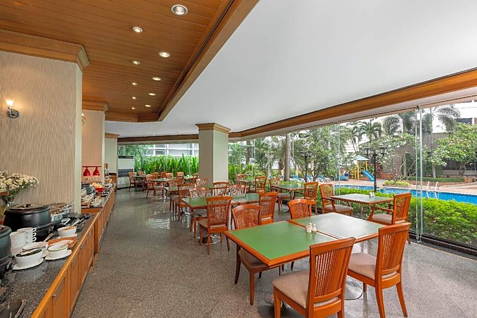 Grand Diamond Suites Hotel (SHA Plus)