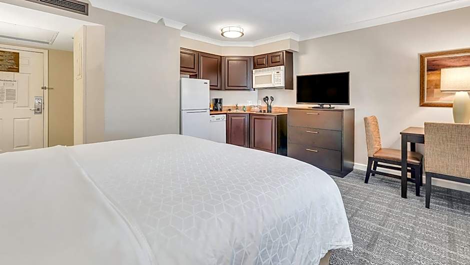 Staybridge Suites Savannah Historic District By IHG