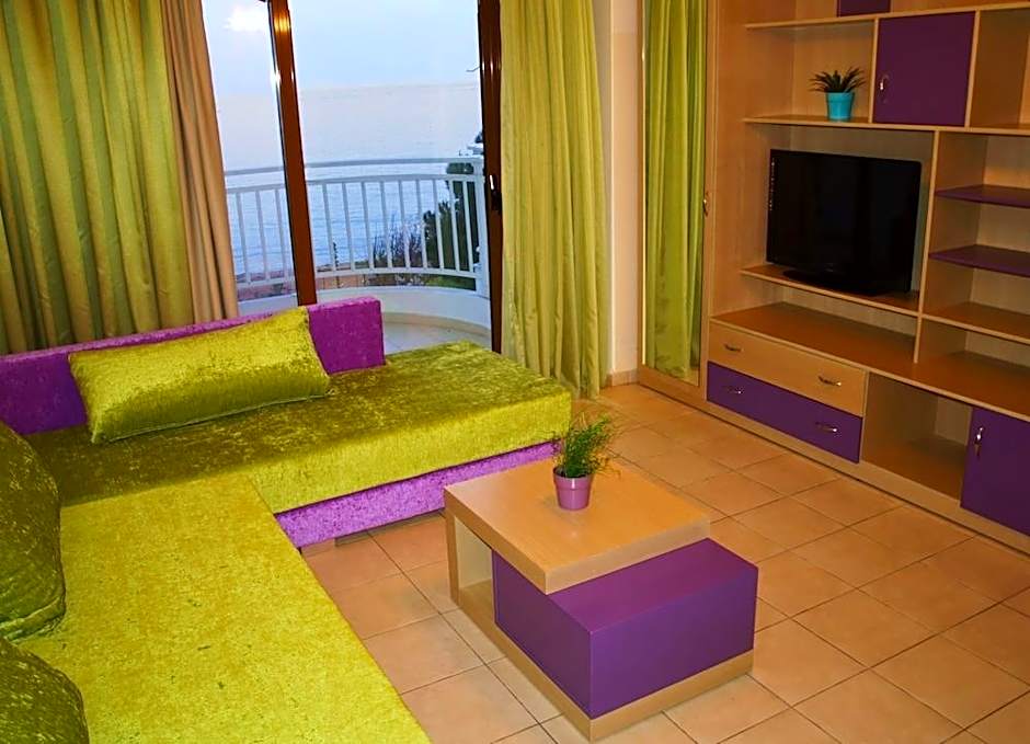 Maranton Beach Hotel