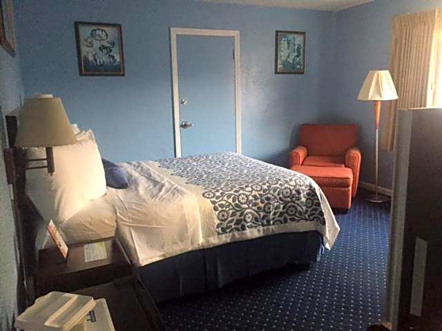 Days Inn by Wyndham Cleveland Lakewood