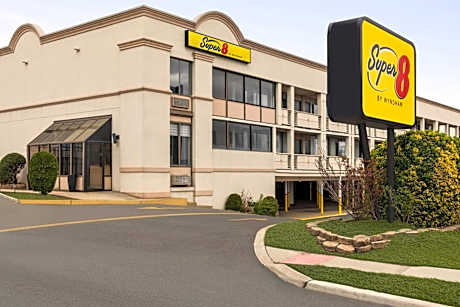 Super 8 by Wyndham Meadowlands