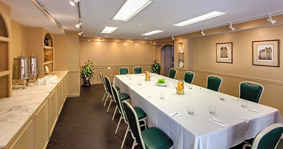 Dauphine Orleans Hotel