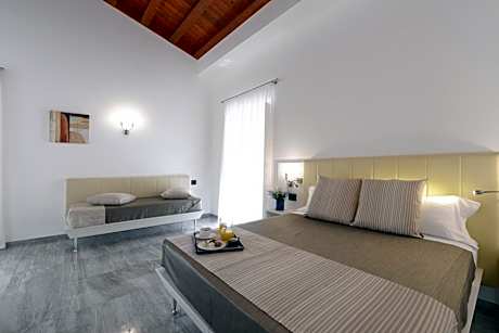 Classic Triple Room with Internal View