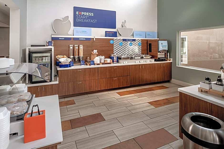 Holiday Inn Express and Suites Pikeville By IHG