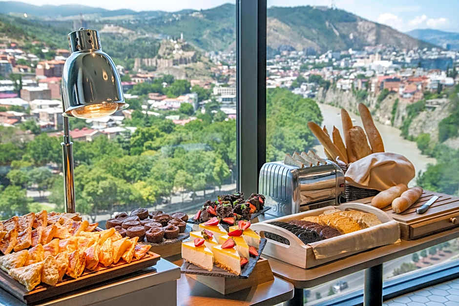 Golden Tulip Design Tbilisi