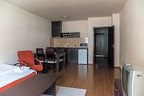 Two-Bedroom Apartment (4 Adults + 1 Child)