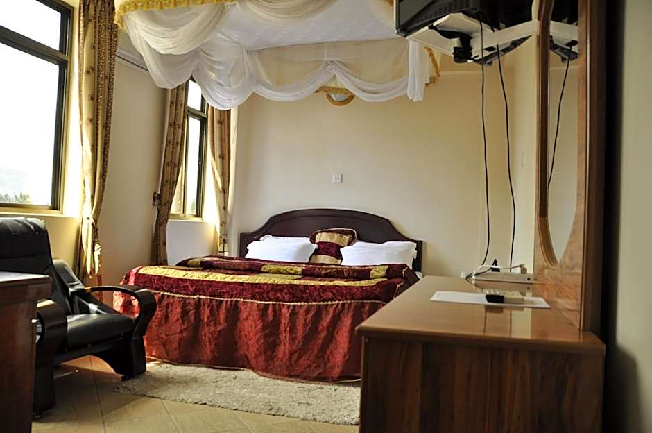 Rich Hotel