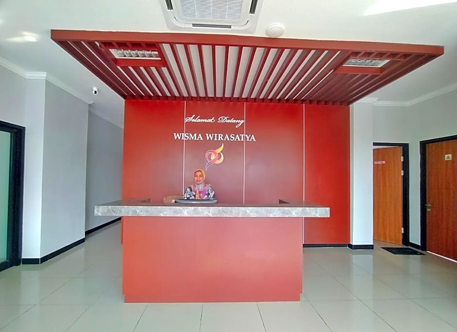Urbanview Wisma Wirasatya Akpol Semarang By RedDoorz – Semarang, IA