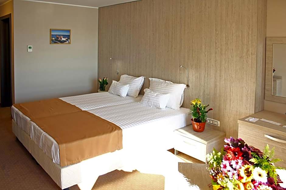 Photo 1 of 10 of Deluxe 1 Double Bed or 2 Beds, River View