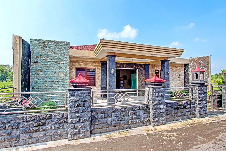 OYO 91353 Hotel Surya Andesa