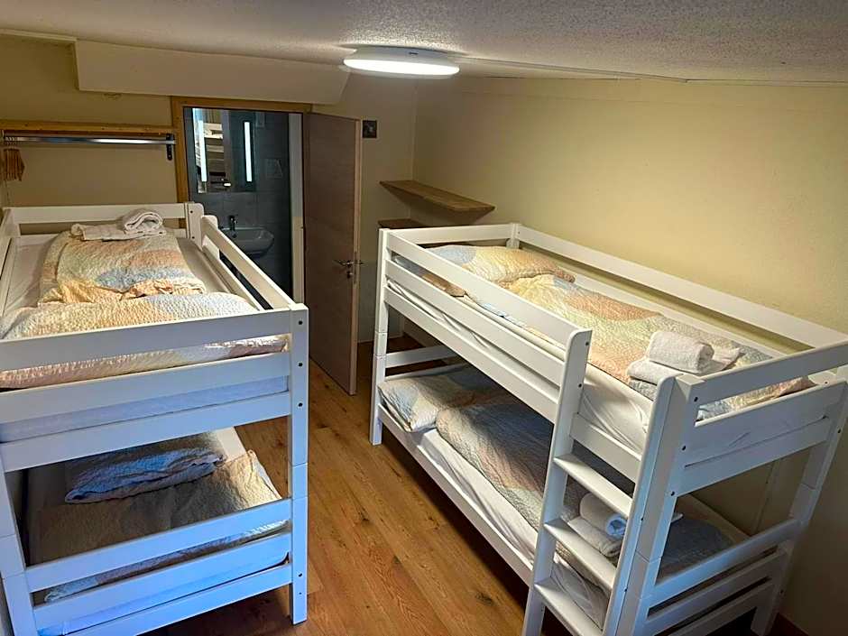 Hostel by Grischalodge