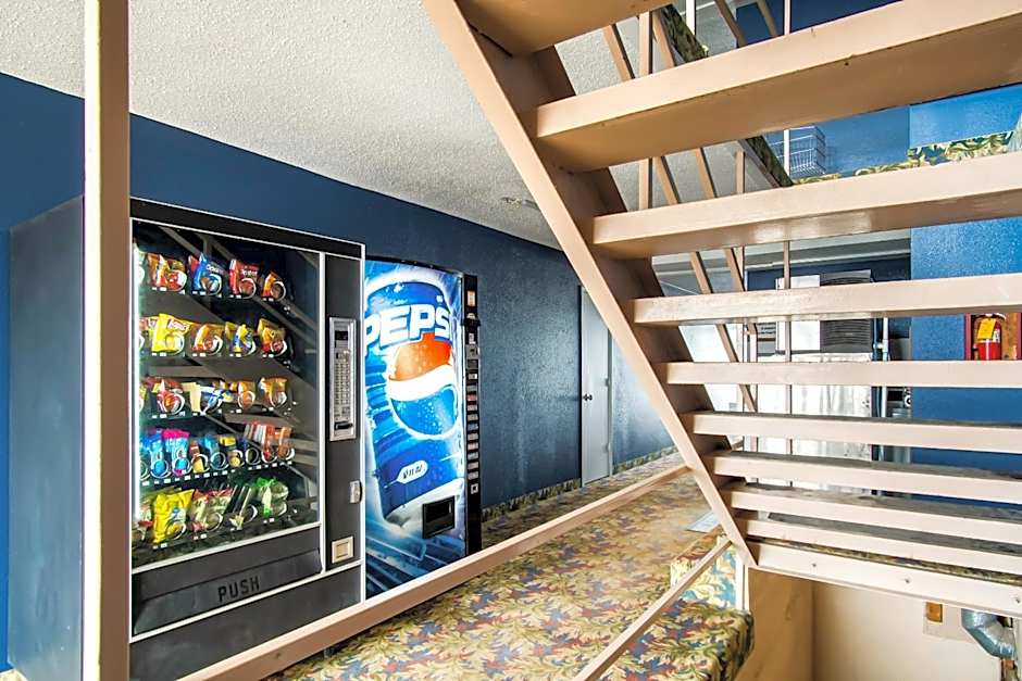 OYO Hotel Hutchinson KS West 4th Ave