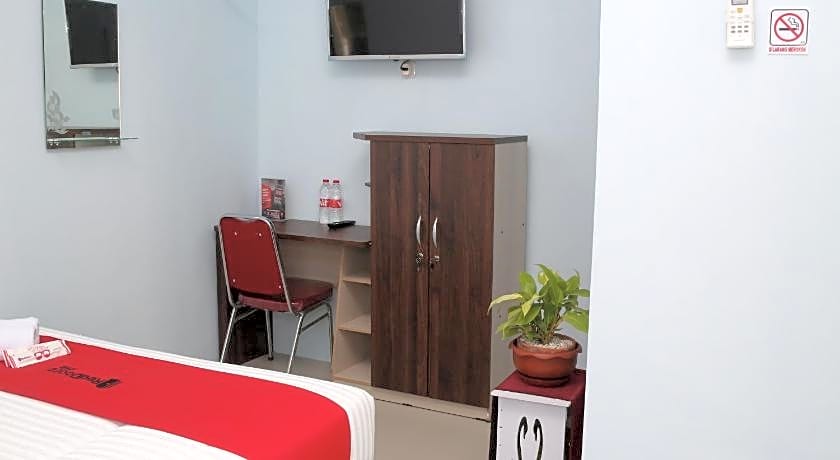 RedDoorz Syariah near Suncity Mall Madiun