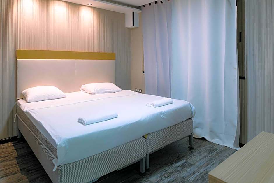 Rich Luxury Suites - Renovated