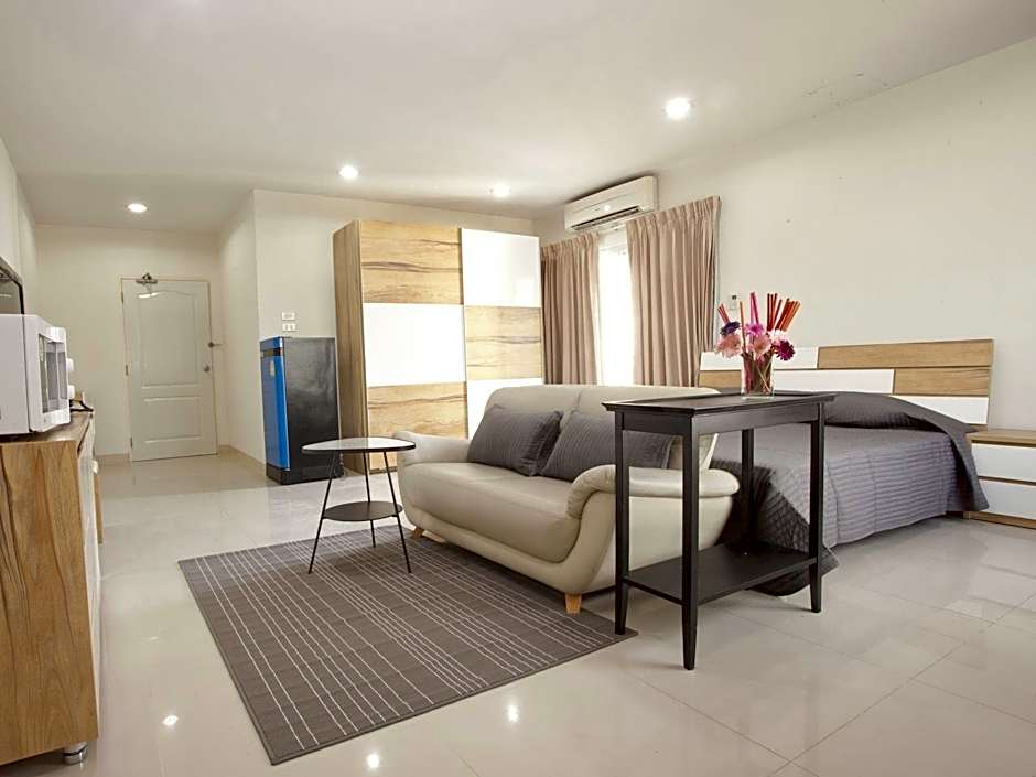 Thongtip Place