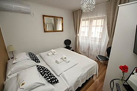 Budget Double Room with Private External Bathroom