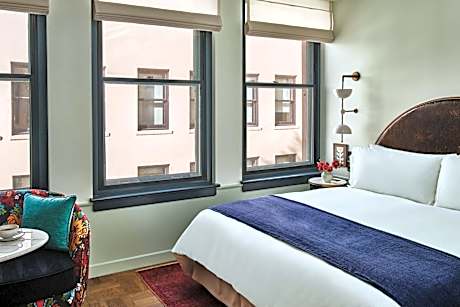 King Room with Courtyard View