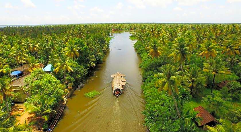 Spice Coast Cruises - Houseboat, A CGH Earth Experience