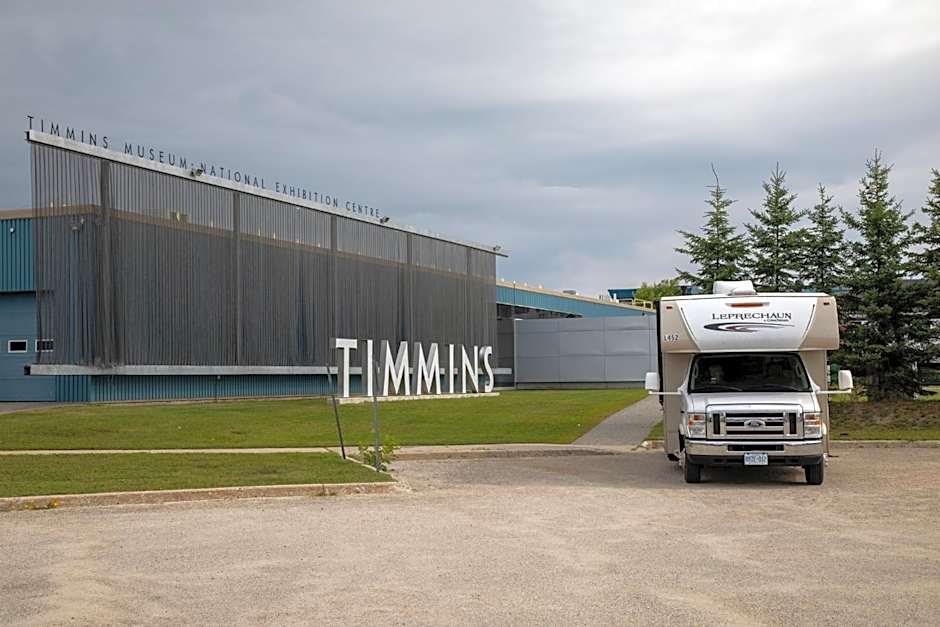 Holiday Inn Express & Suites Timmins by IHG