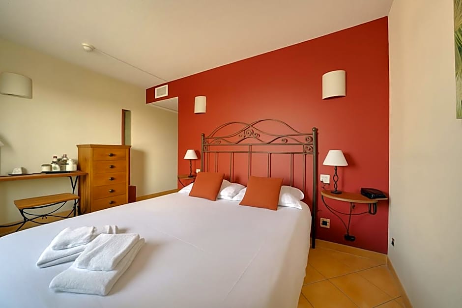 Hotel Restaurant Le Gardon - Pont du Gard