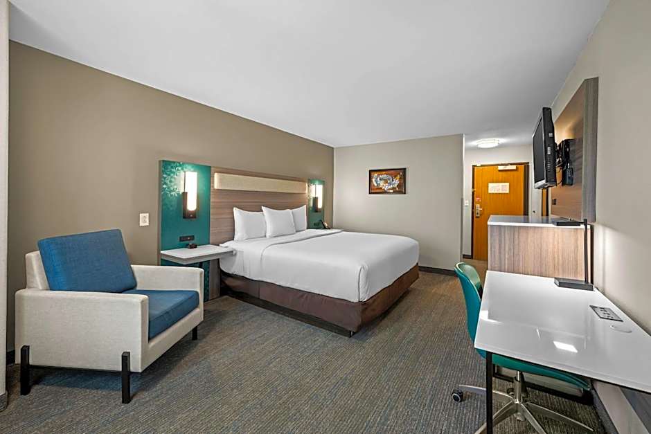Econo Lodge Inn & Suites Santa Fe South