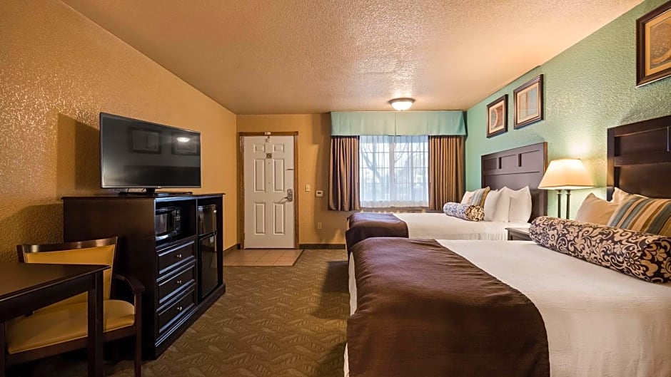 Best Western Plus Bayshore Inn