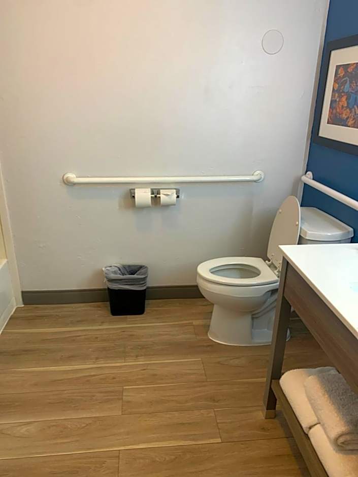 La Quinta Inn & Suites by Wyndham Oklahoma City North - Quail Springs