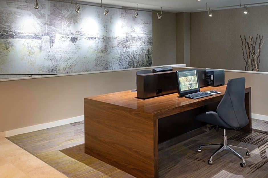 Courtyard by Marriott Orlando Airport