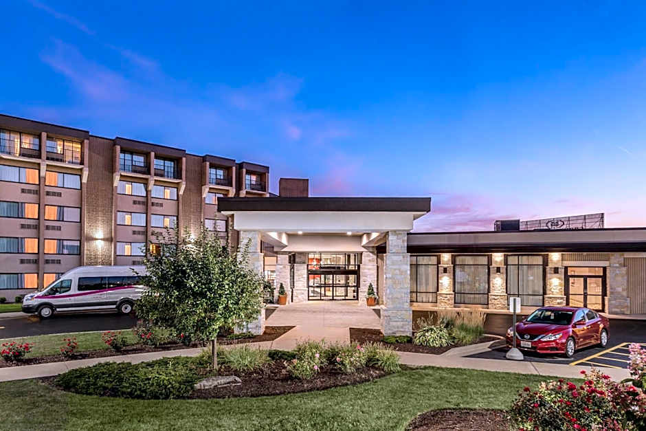 Crowne Plaza Milwaukee Airport by IHG