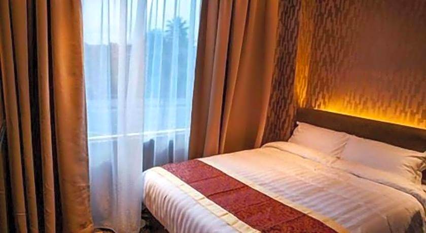 Golden Valley Hotel