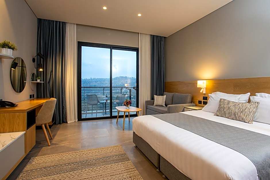 Logos hotel in Yad Hashmona