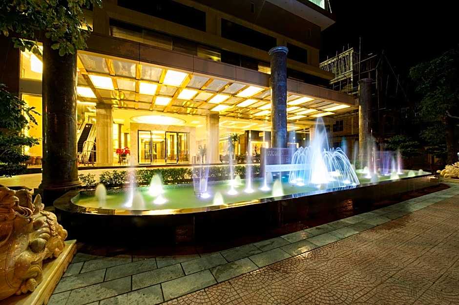 Muong Thanh Luxury Song Lam Hotel