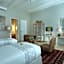 Room & Vespa Suite 4