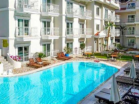 Montebello Deluxe Hotel