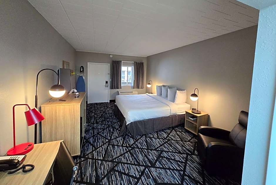 Super 8 by Wyndham Traverse City